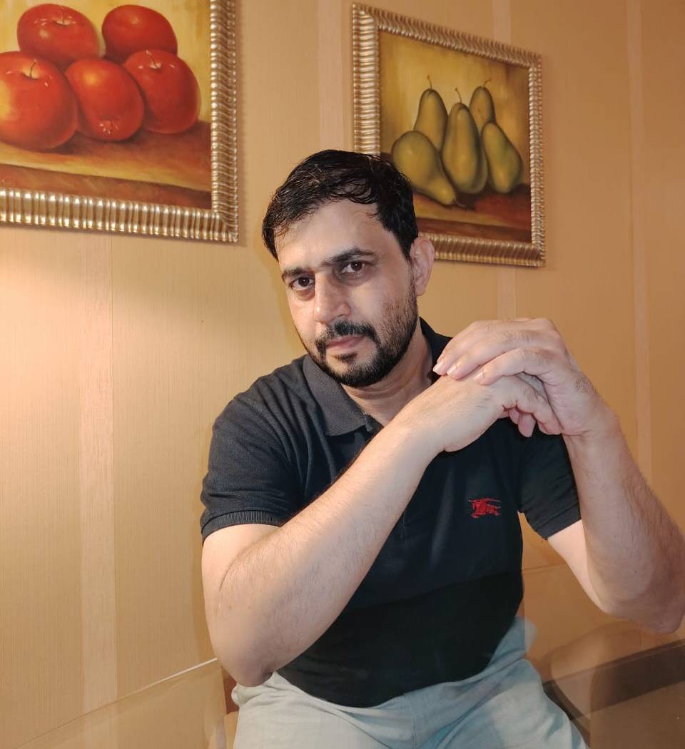 a-dubai-entrepreneur-turned-spare-moments-into-a-bestseller